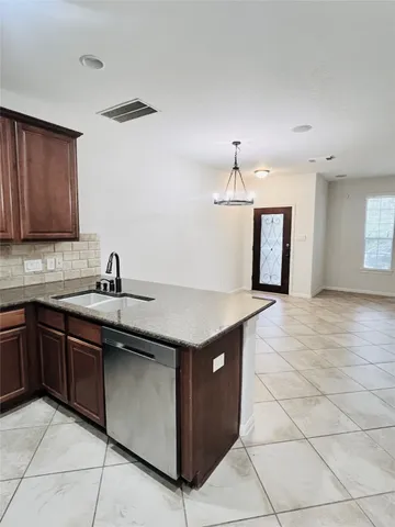 $2,550 | 133 East Montfair Boulevard, The Woodlands, TX 77382