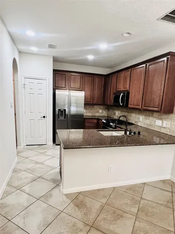 $2,550 | 133 East Montfair Boulevard, The Woodlands, TX 77382