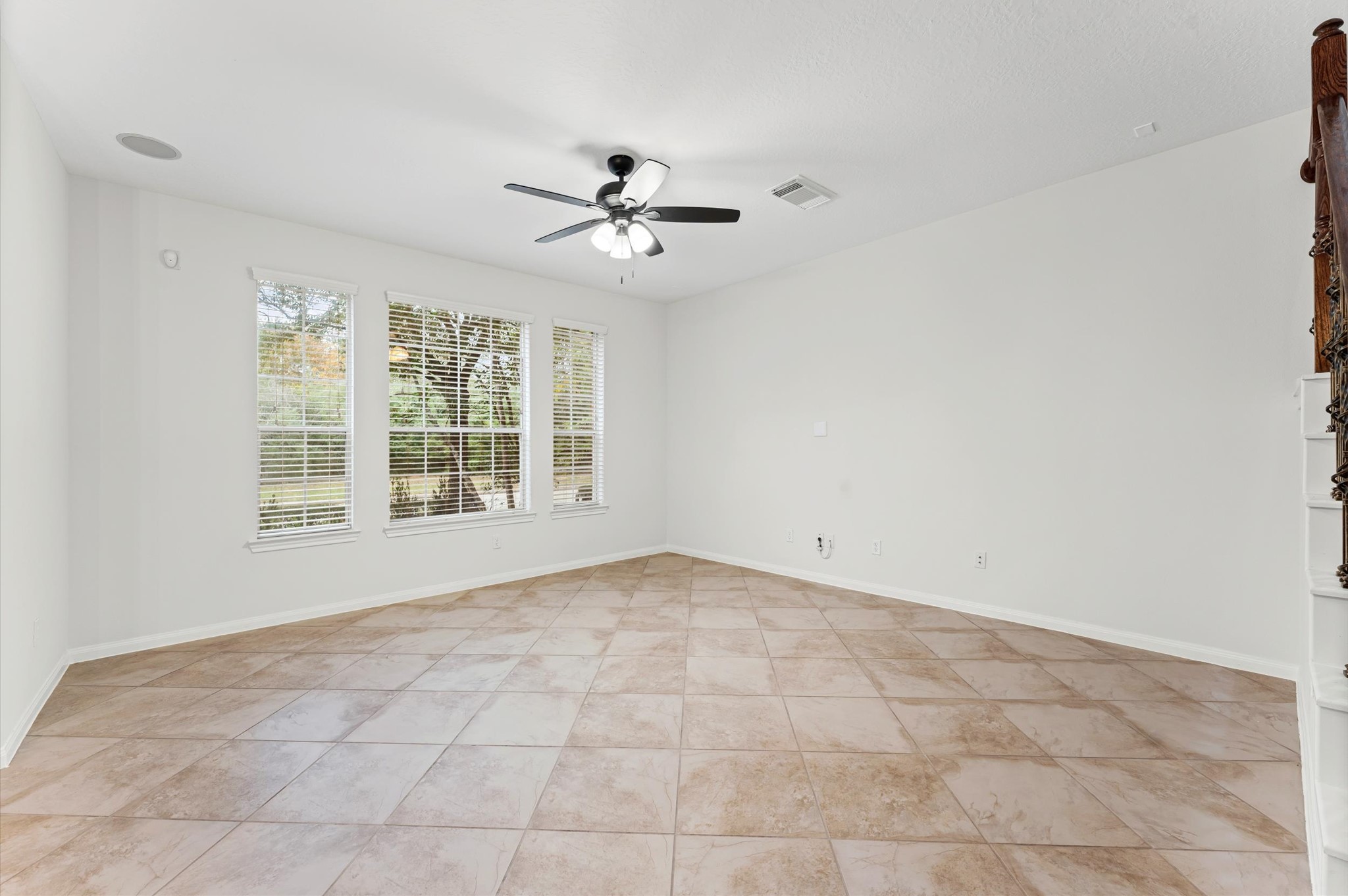 133 East Montfair Boulevard Spring, TX 77382 - Photo 6 of 22 a view of an empty room with a window