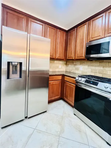 $2,550 | 133 East Montfair Boulevard, The Woodlands, TX 77382