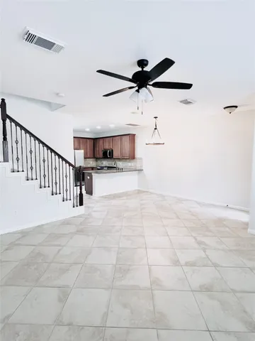 $2,550 | 133 East Montfair Boulevard, The Woodlands, TX 77382