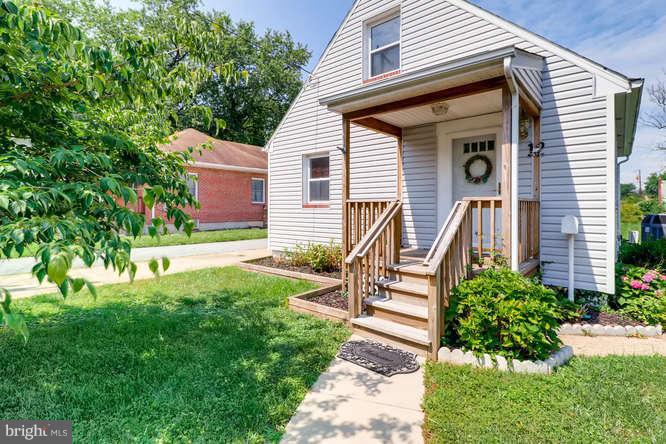 12 Hampton Road Linthicum Heights, MD 21090 - Photo 2 of 26 Exterior (Front)