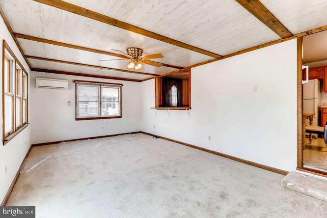 12 Hampton Road Linthicum Heights, MD 21090 - Photo 20 of 26 Family Room