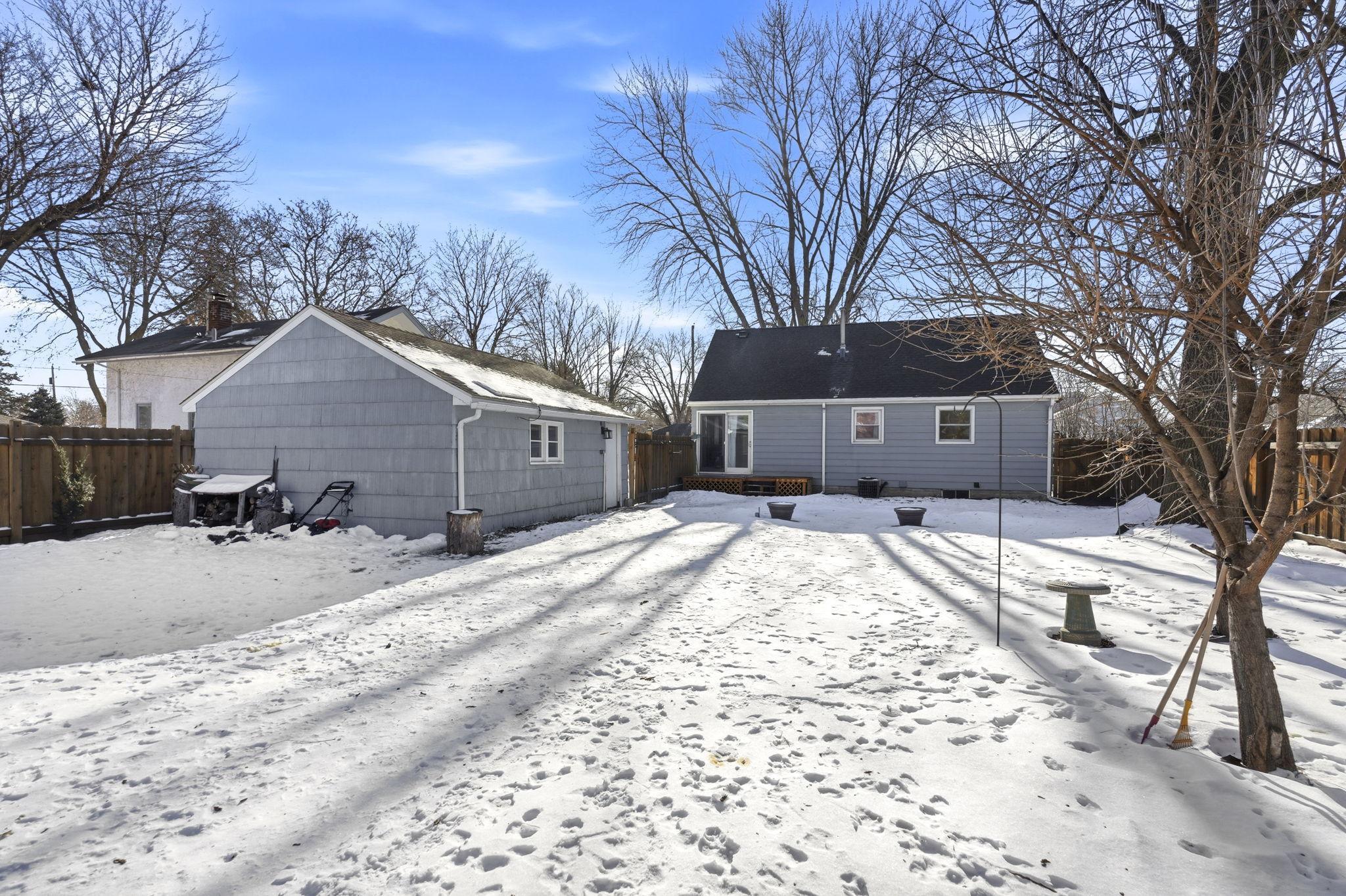 6708 Corvallis Avenue North Crystal, MN 55428 - Photo 10 of 39