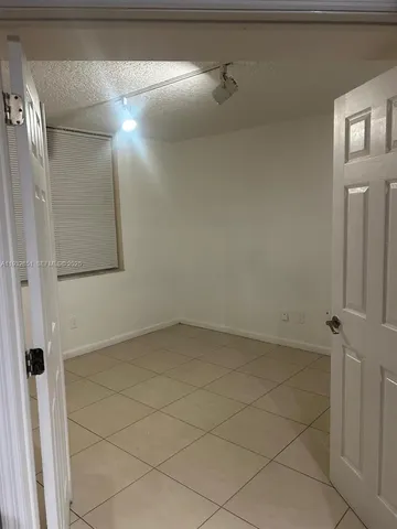 $2,200 | 4025 West McNab Road, Unit E101, Pompano Beach, FL 33069