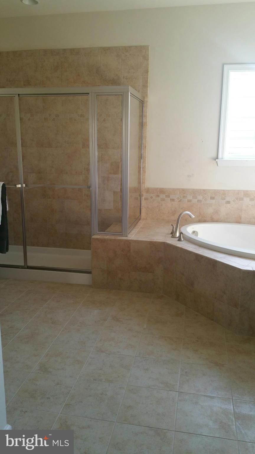 7307 Hayfield Road Alexandria, VA 22315 - Photo 18 of 23 Bath