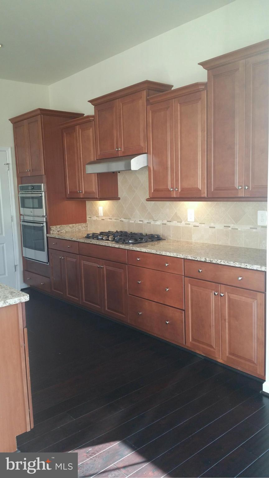 7307 Hayfield Road Alexandria, VA 22315 - Photo 3 of 23 Kitchen