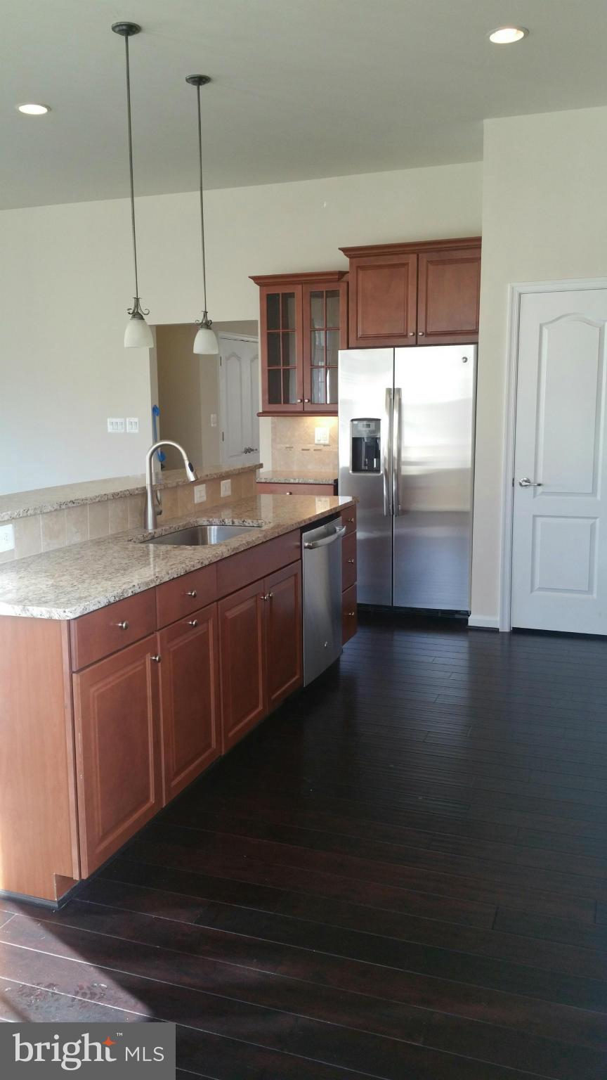 7307 Hayfield Road Alexandria, VA 22315 - Photo 4 of 23 Kitchen
