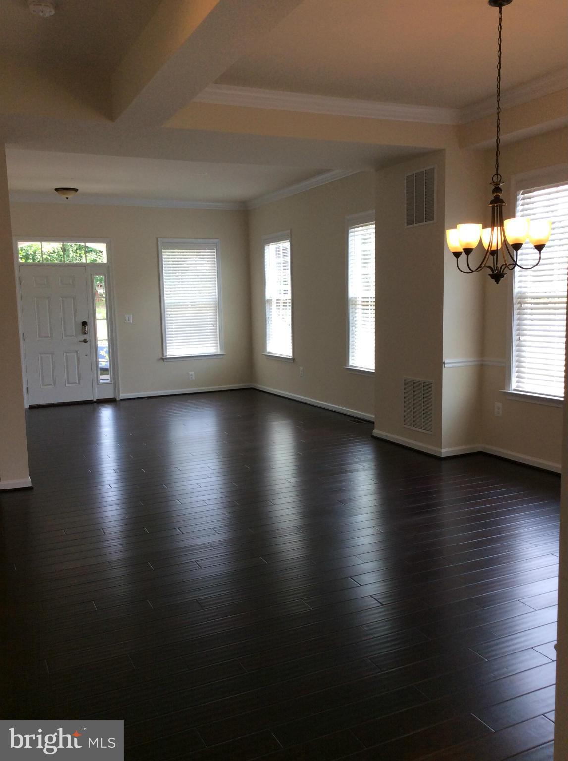 7307 Hayfield Road Alexandria, VA 22315 - Photo 5 of 23 Dining Room
