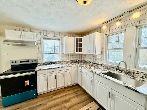 $2,600 | 17 Kahler Avenue, Unit 1, Milton, MA 02186