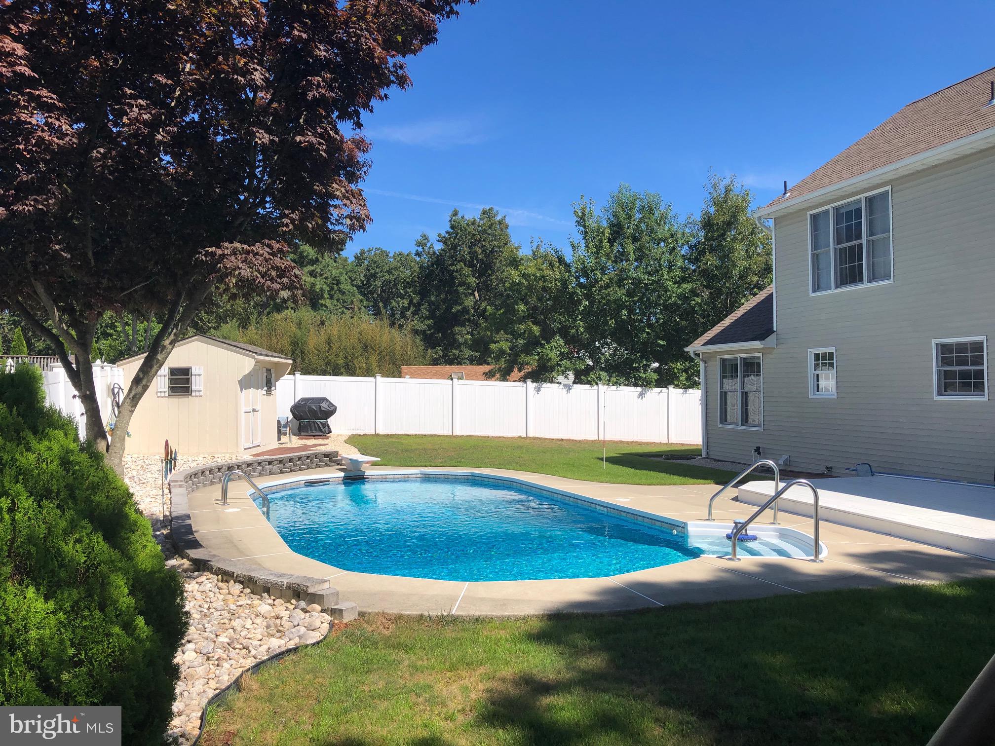 104 Toggle Road Manahawkin, NJ 08050 - Photo 3 of 13