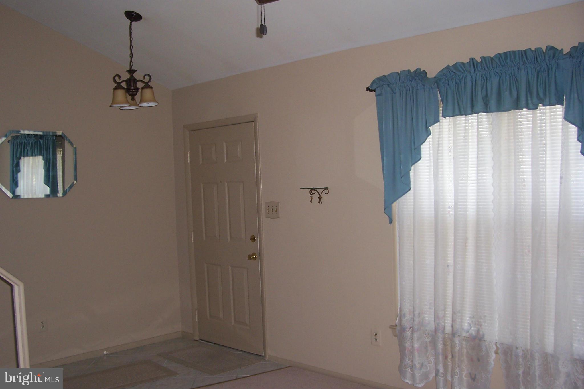 7119 Olivia Road Baltimore, MD 21220 - Photo 4 of 30 Living Room