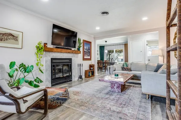 $2,400 | 11123 Paddock Circle, Dallas, TX 75238