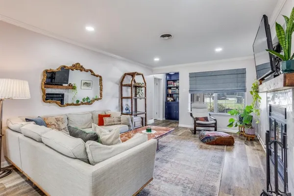 $2,400 | 11123 Paddock Circle, Dallas, TX 75238