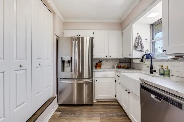 $2,400 | 11123 Paddock Circle, Dallas, TX 75238