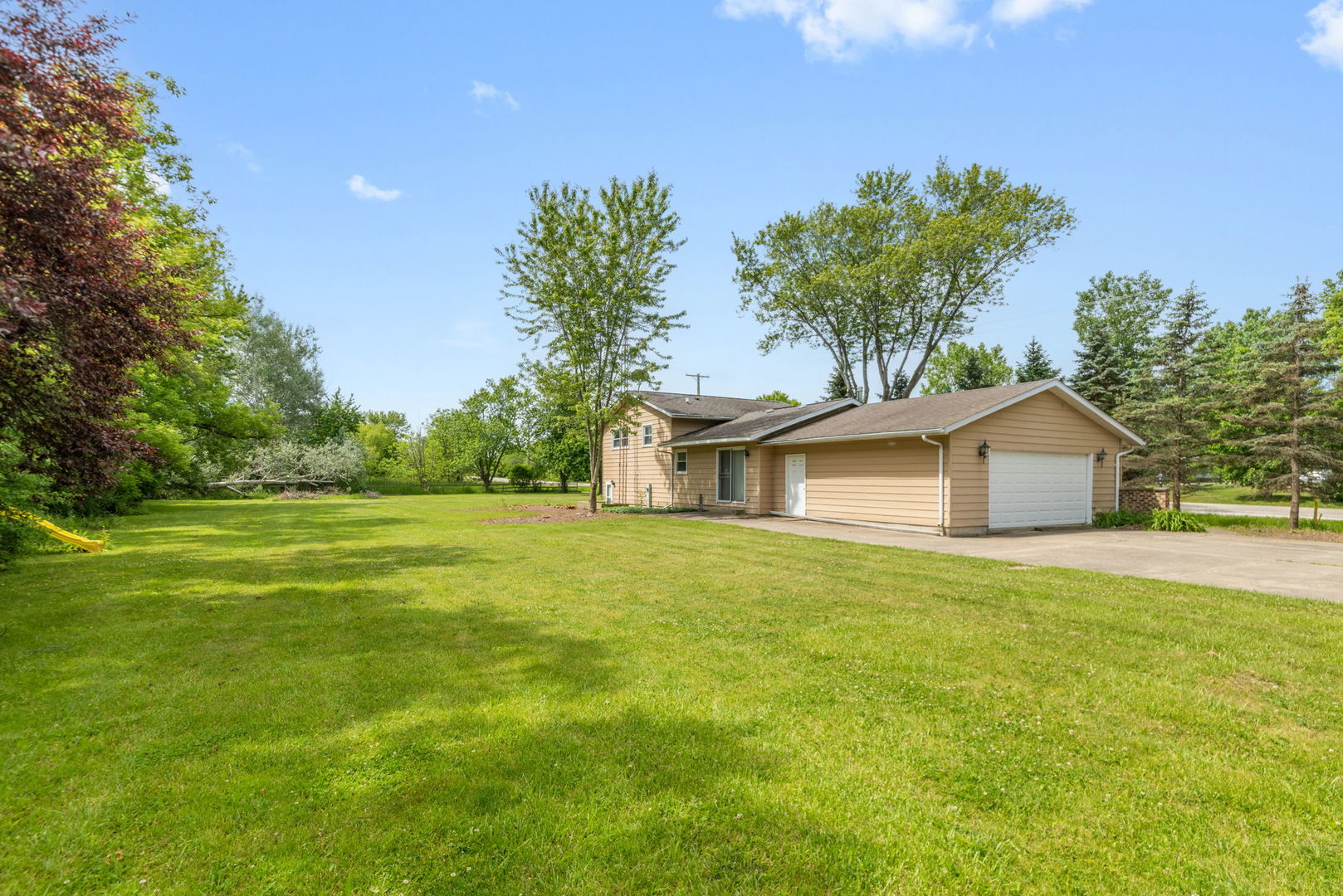 13981 West Stiehr Road Wadsworth, IL 60083 - Photo 2 of 21