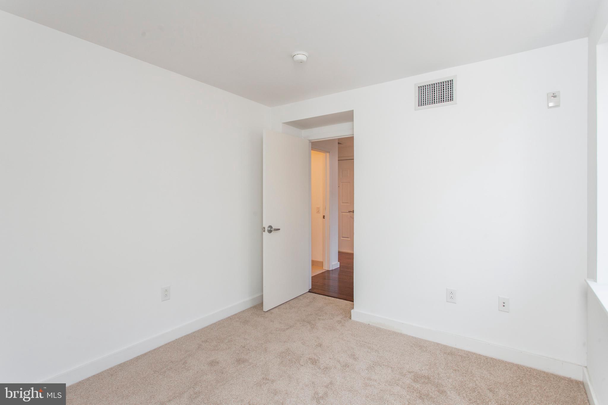 22 North Front Street, Unit PH1 Philadelphia, PA 19106 - Photo 17 of 42 a view of an empty room