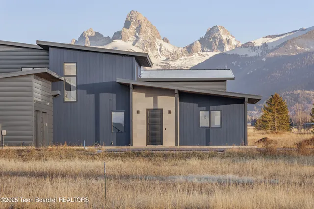 $2,495,000 | 1404 Canyon Sunrise, Driggs, ID 83422