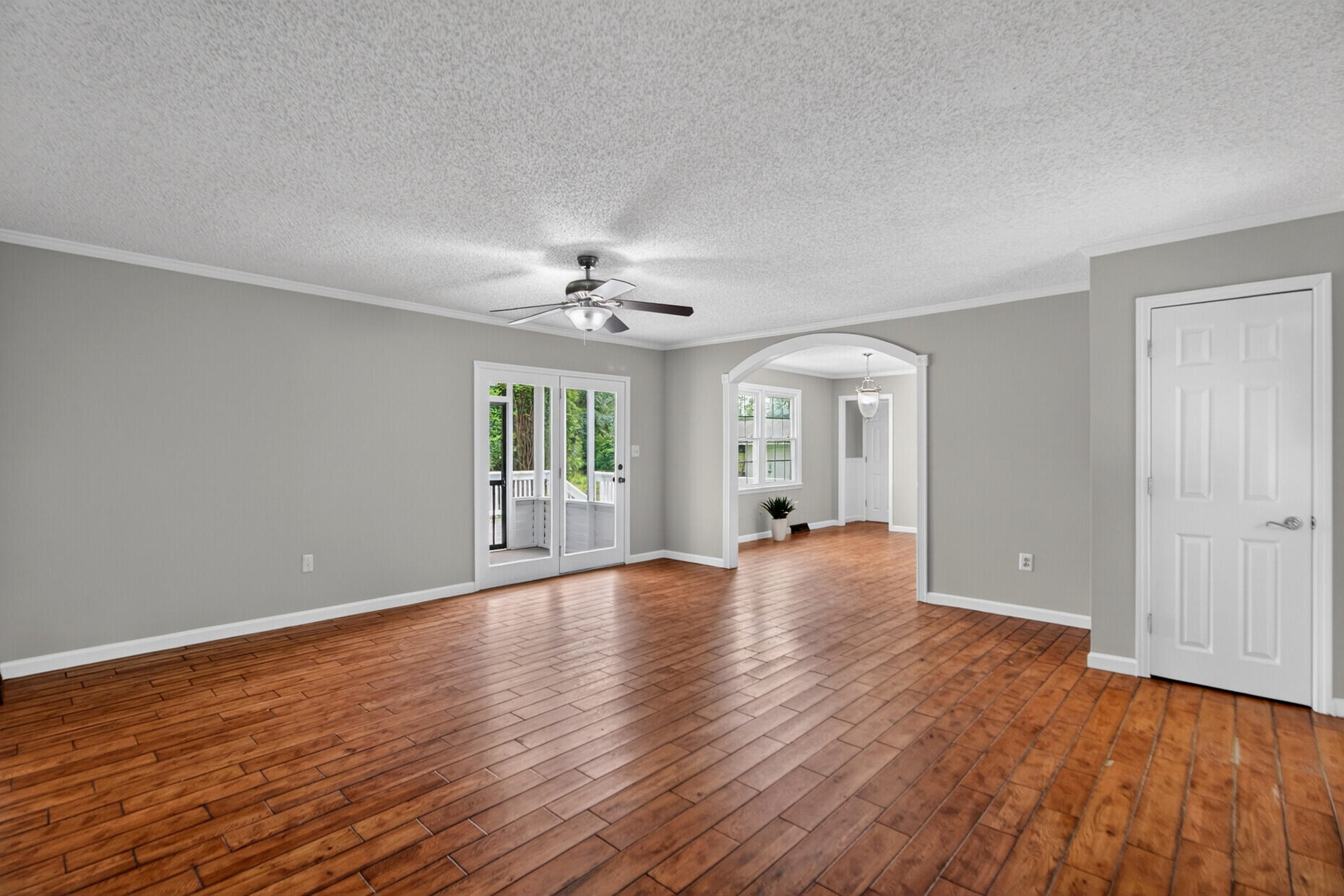1824 Highway 61 Ridgeville, SC 29472 - Photo 9 of 35 9. Lots of natural light