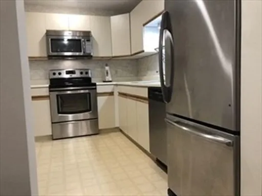 $1,800 | 44 Elm Street, Unit 103, Worcester, MA 01609