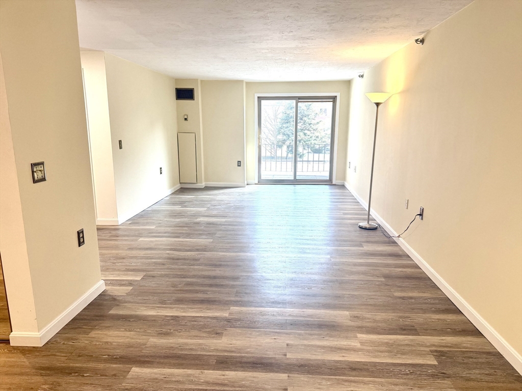 44 Elm Street, Unit 103 Worcester, MA 01609 - Photo 8 of 19