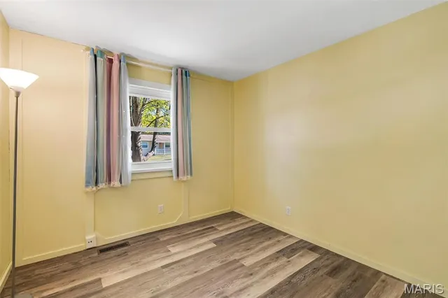 $269,000 | 2639 Glenoak Drive, Maryland Heights, MO 63043