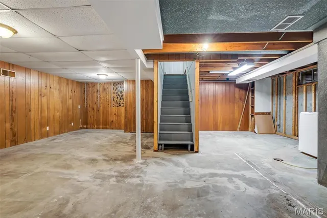 $269,000 | 2639 Glenoak Drive, Maryland Heights, MO 63043