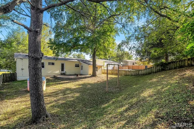 $269,000 | 2639 Glenoak Drive, Maryland Heights, MO 63043