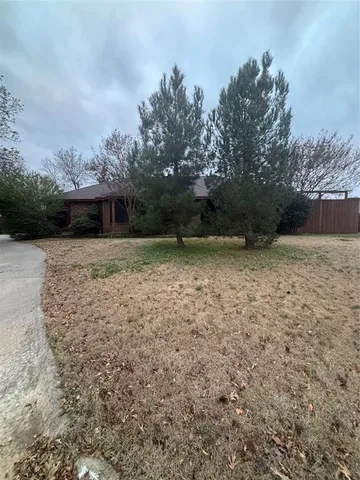 $245,000 | 311 Edgewood Drive, Krum, TX 76249