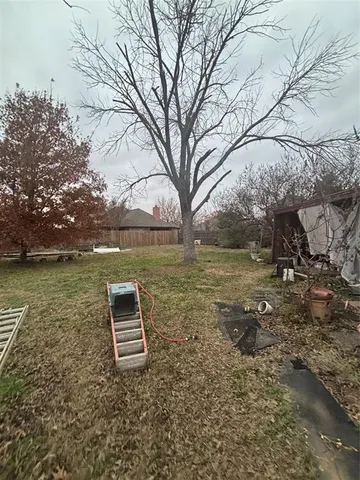 $245,000 | 311 Edgewood Drive, Krum, TX 76249