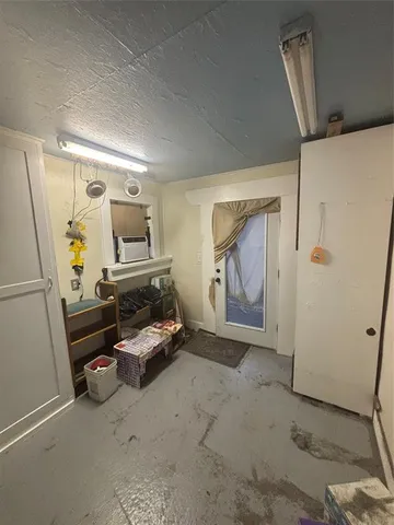 $245,000 | 311 Edgewood Drive, Krum, TX 76249