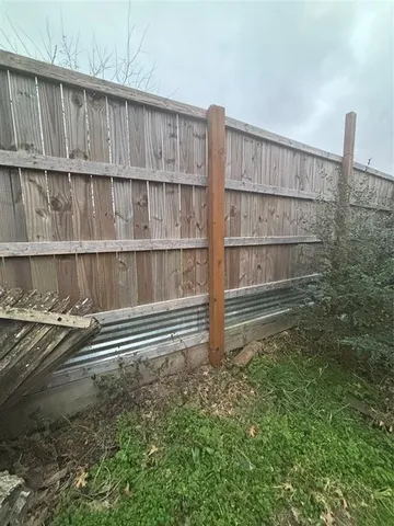 $245,000 | 311 Edgewood Drive, Krum, TX 76249