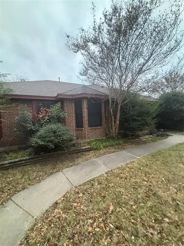 $245,000 | 311 Edgewood Drive, Krum, TX 76249