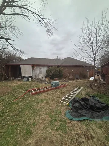 $245,000 | 311 Edgewood Drive, Krum, TX 76249