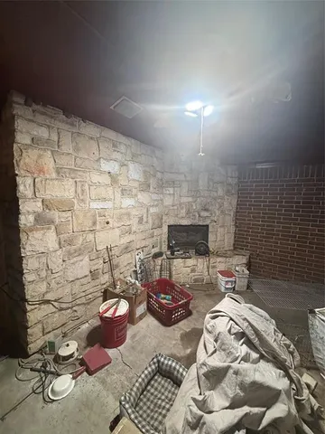 $245,000 | 311 Edgewood Drive, Krum, TX 76249