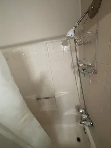 $245,000 | 311 Edgewood Drive, Krum, TX 76249