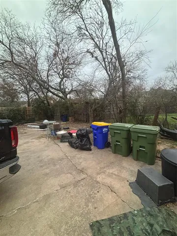 $245,000 | 311 Edgewood Drive, Krum, TX 76249