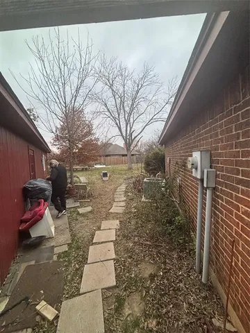 $245,000 | 311 Edgewood Drive, Krum, TX 76249