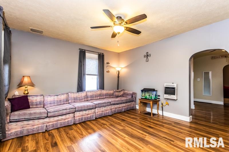 108 West B Street Delavan, IL 61734 - Photo 4 of 40 Gallery Image 4