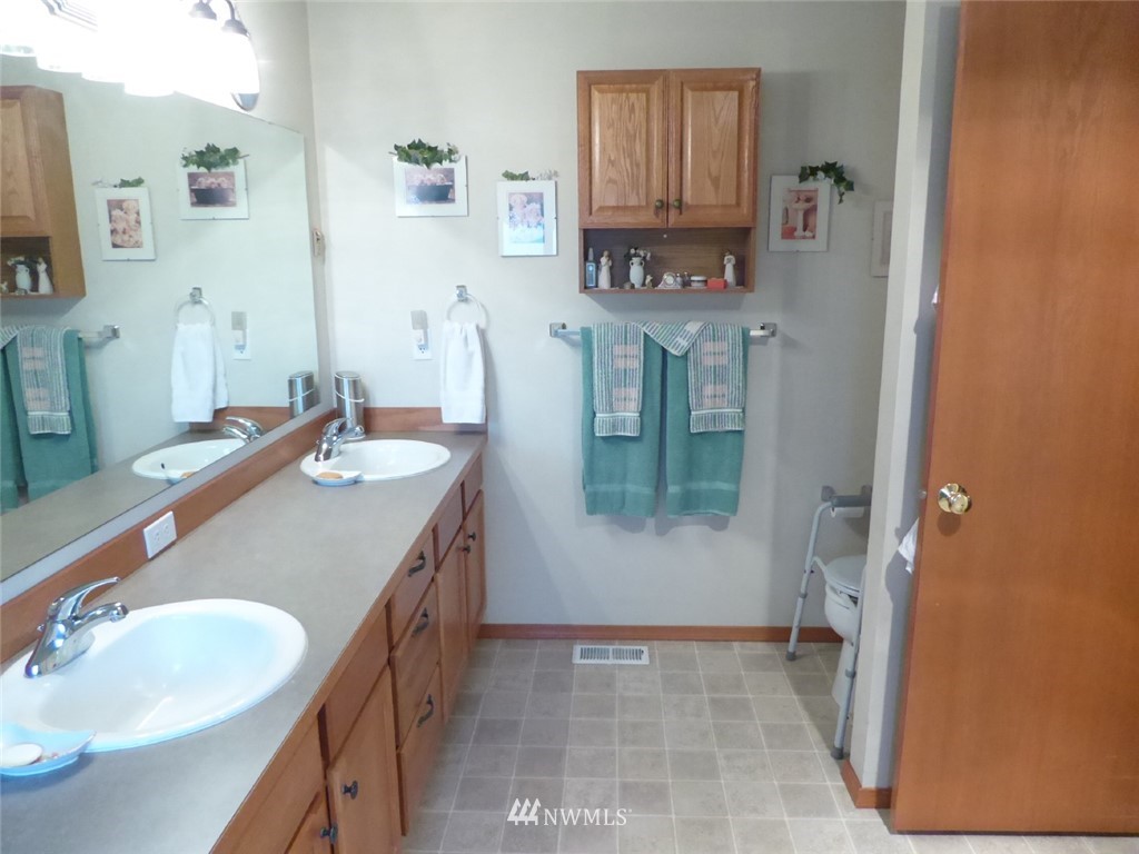 621-2 Leonard Road Onalaska, WA 98570 - Photo 12 of 25 Gallery Image 12