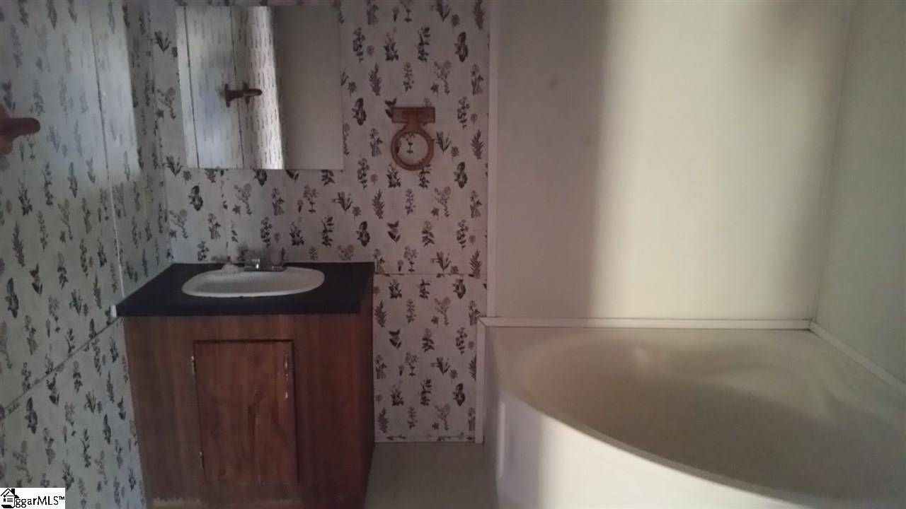 156 Valley Brook Road Piedmont, SC 29673 - Photo 6 of 13 Gallery Image 6