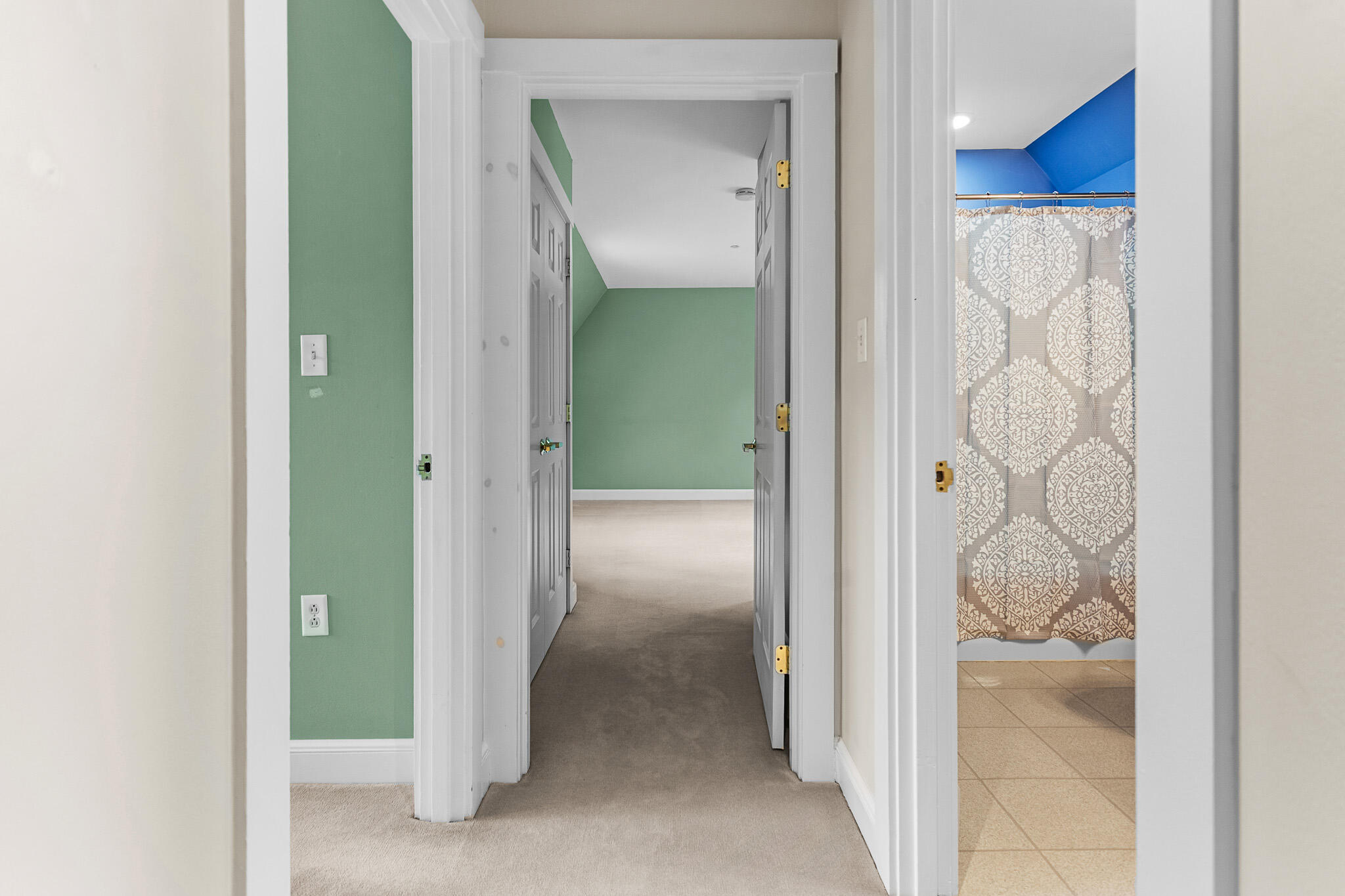 20 Springbrook Drive, Unit C Belfast, ME 04915 - Photo 25 of 40 Hallway 3rd floor