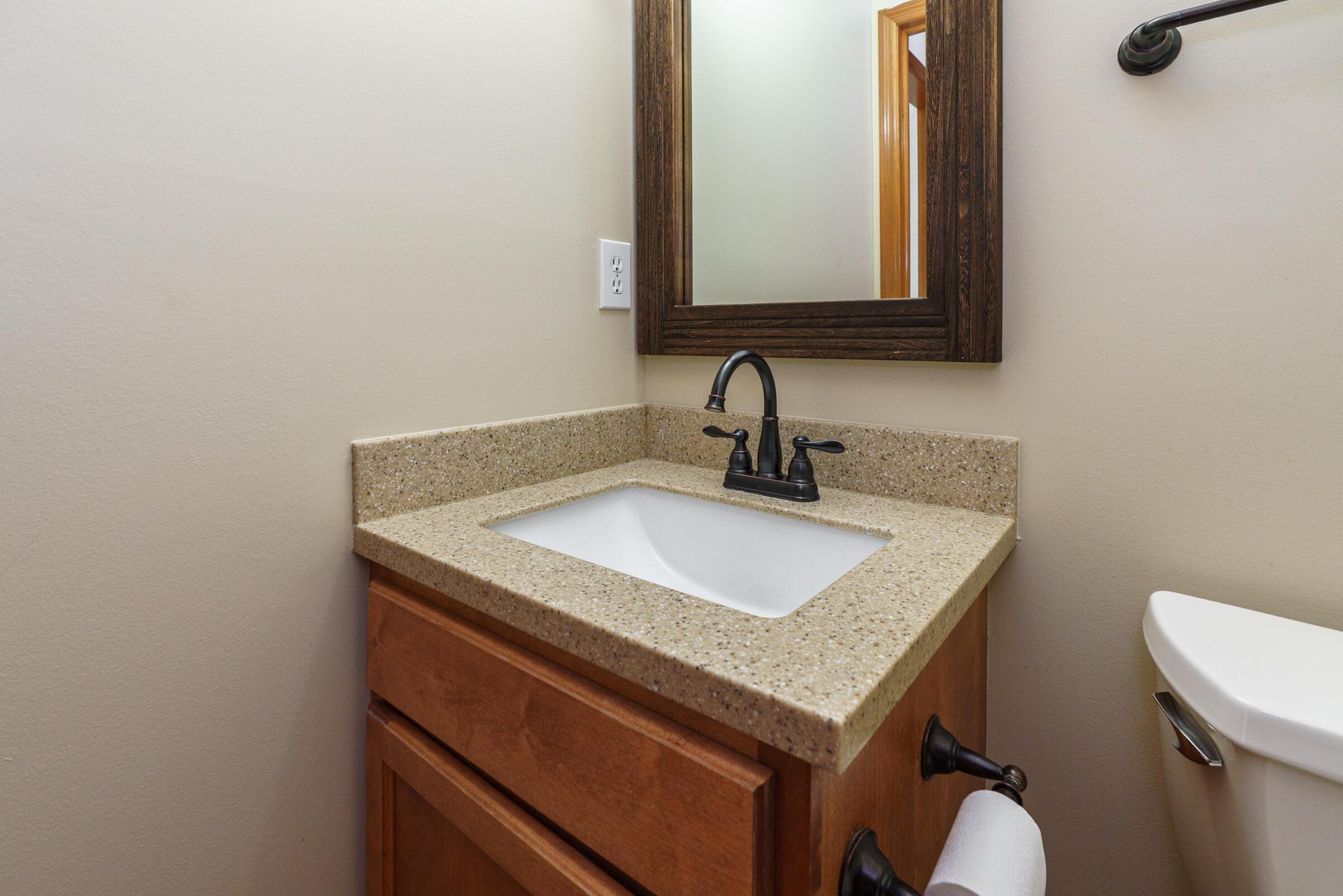 5641 Davidson Road Hilliard, OH 43026 - Photo 13 of 49 1st Floor Powder Bathroom