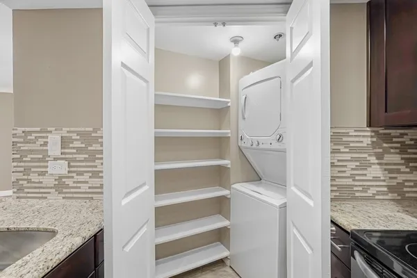 $1,400 | 3525 Sage Road, Unit 801, Houston, TX 77056