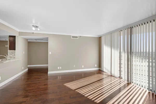 $1,400 | 3525 Sage Road, Unit 801, Houston, TX 77056