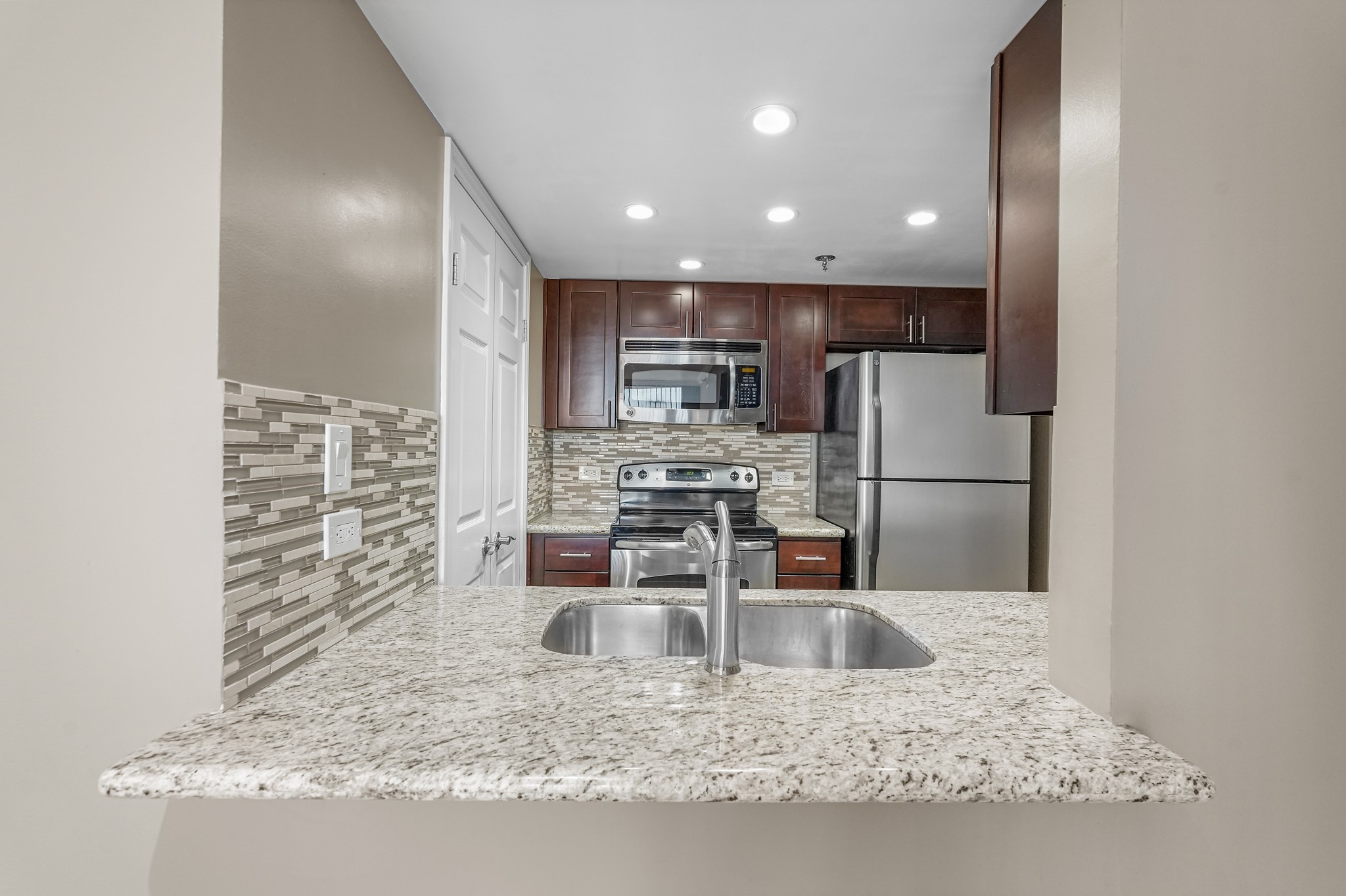 3525 Sage Road, Unit 801 Houston, TX 77056 - Photo 6 of 21