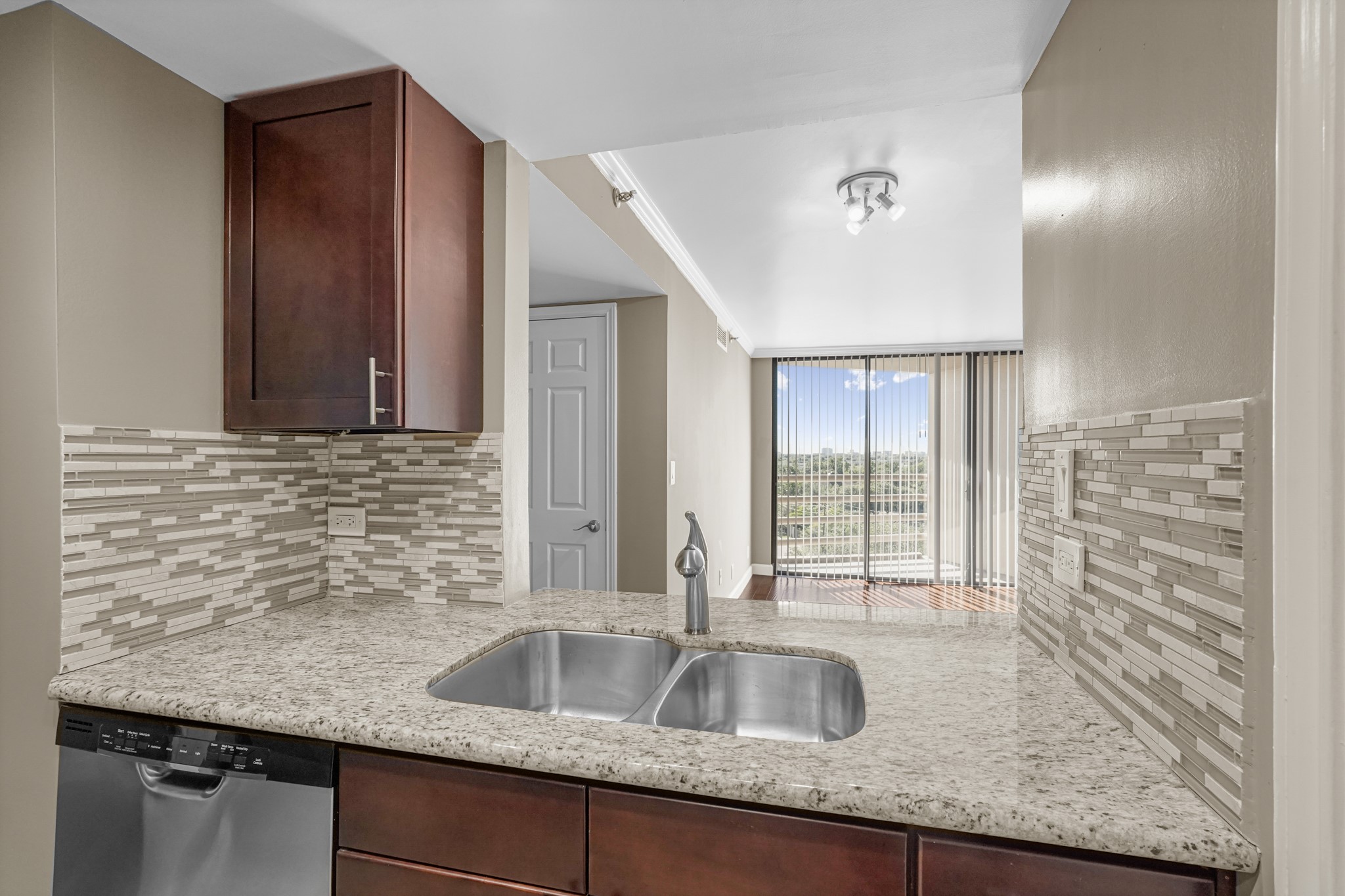 3525 Sage Road, Unit 801 Houston, TX 77056 - Photo 7 of 21