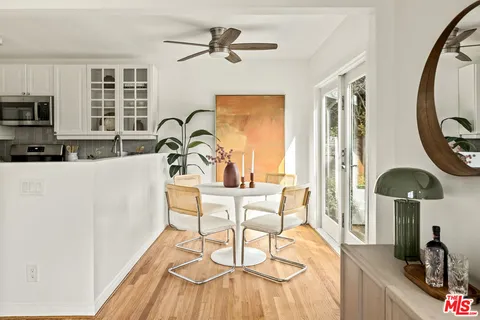 $1,885,000 | 2477 Walnut Avenue, Venice, CA 90291