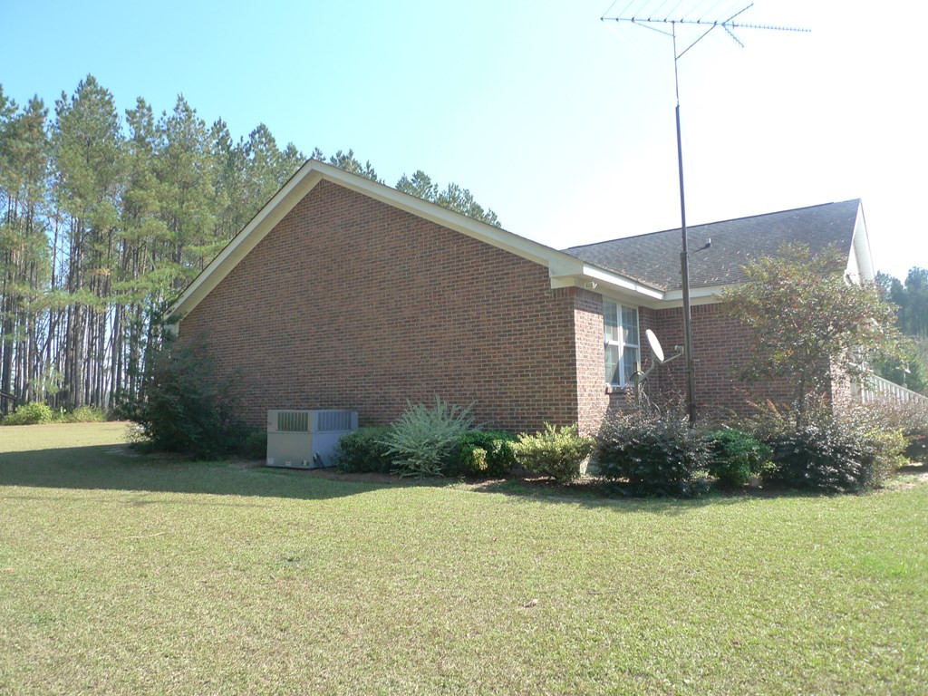 7016 Old State Road Holly Hill, SC 29059 - Photo 4 of 25 right side