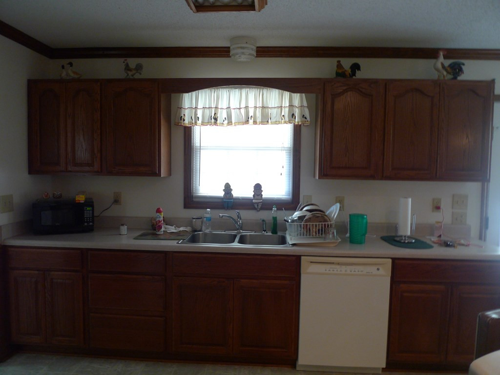7016 Old State Road Holly Hill, SC 29059 - Photo 10 of 25 kitchen